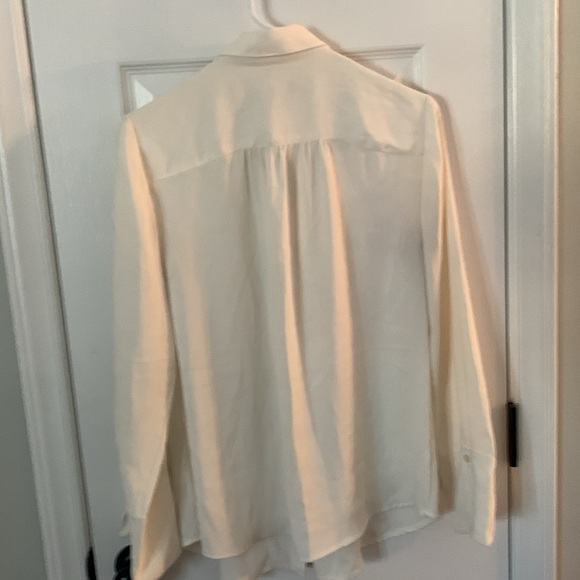 Chico’s Women’s Ruffled Creamy White Button Down Shirt Sz. 0 U.S. Size 4/6 - Picture 7 of 12